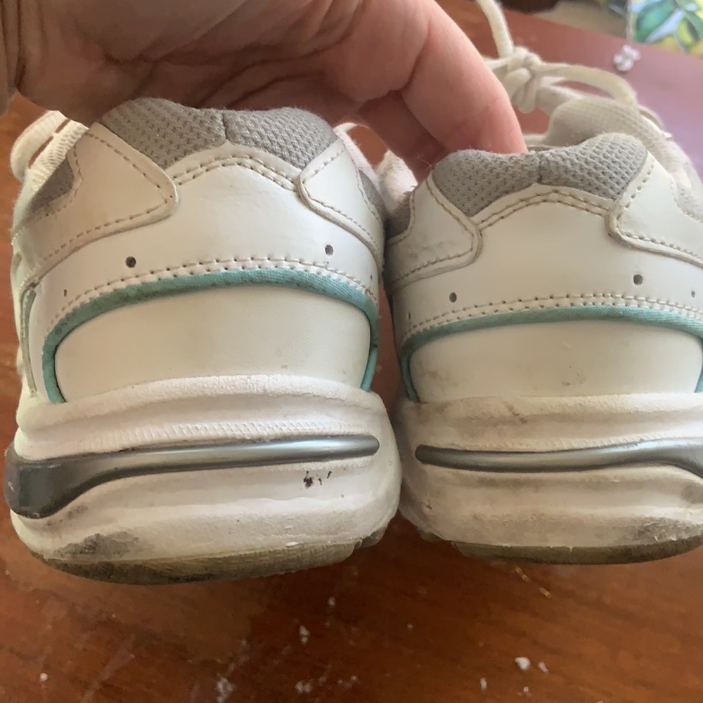 Vionic Walking Classic - image 6